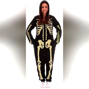 Halloween Skelton Hooded Onesie, Glow in the Dark, New with tags.